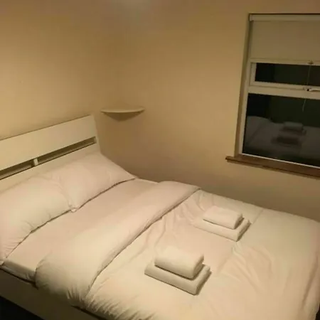 3 Bedroom House With Free Parking Apartman Dublin