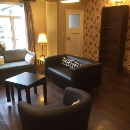Apartment 3 Bedroom House With Free Parking Dublin